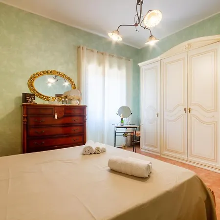 Air-conditioned In With Parking And Bicycles Holiday home