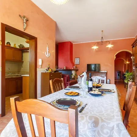 Air-conditioned In With Parking And Bicycles Holiday home
